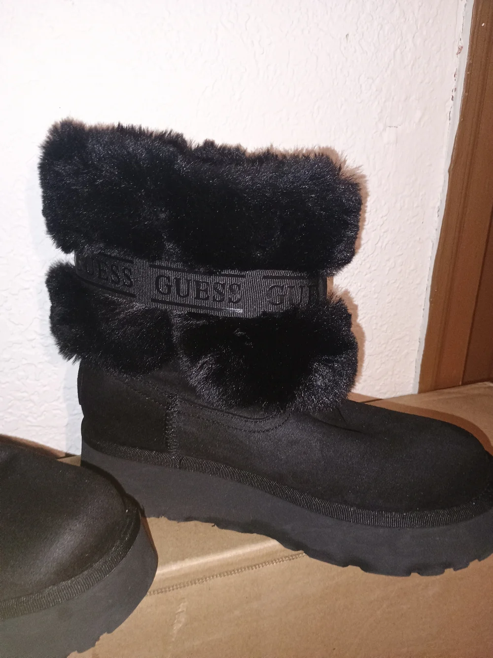 Guess stylish black